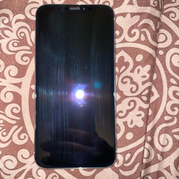 Apple IPhone X - Picture 3 of 11